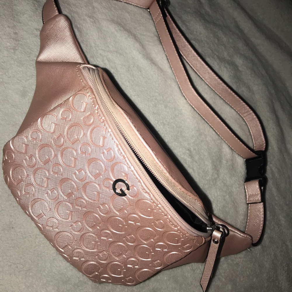 guess fannypack